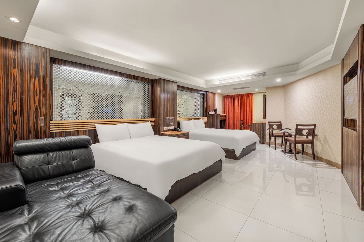 Deluxe Quadruple Room-Without Window