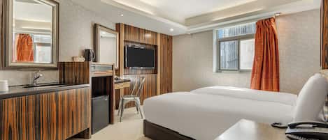 Classic Double or Twin Room | Desk, blackout curtains, soundproofing, free WiFi