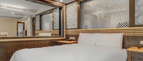 Habitación cuádruple Deluxe | Escritorio, cortinas blackout, insonorización y wifi gratis