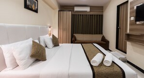 Kamar Double Bisnis | Busa memori, brankas, dan dilengkapi dengan perabotan berbeda-beda