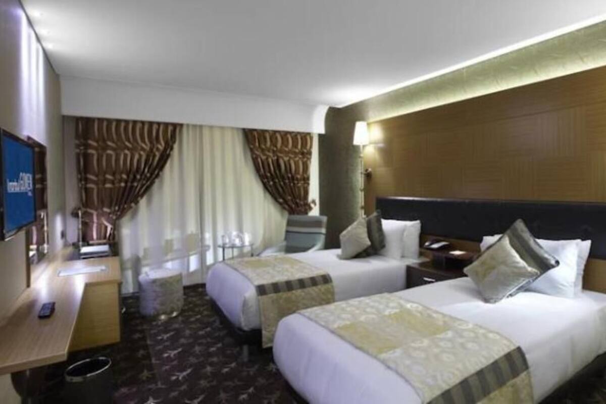 Minibar, in-room safe, desk, laptop workspace