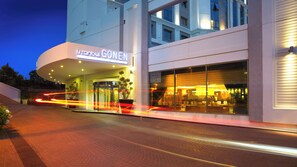 Front of property - Istanbul Gonen Hotel (Istanbul)