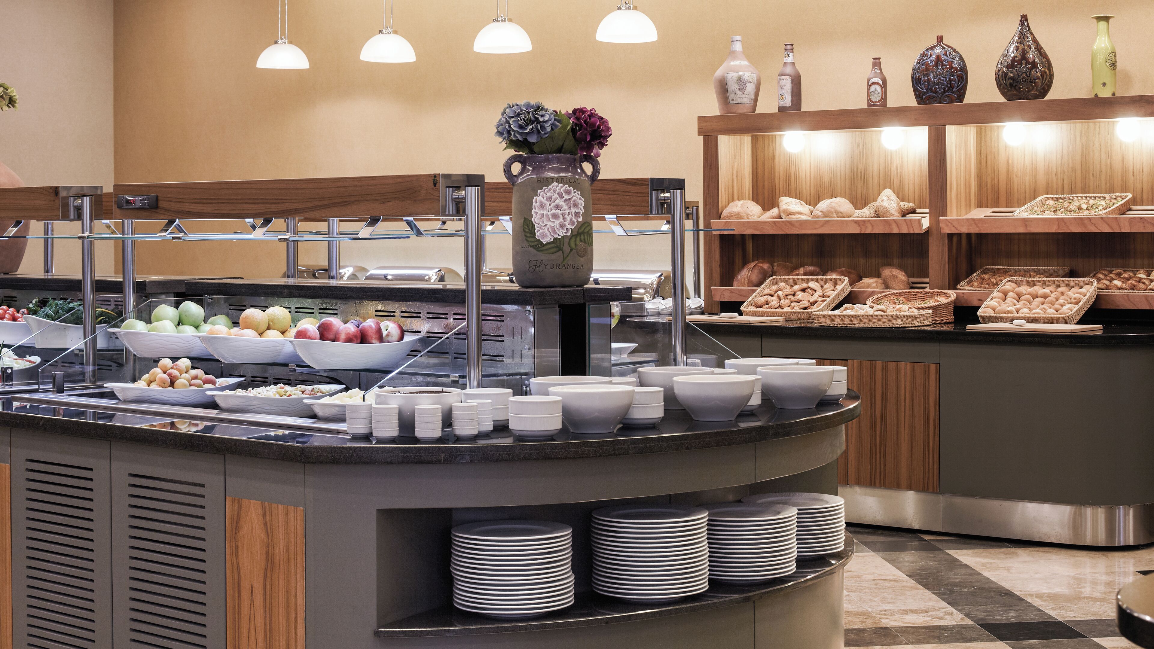 daily buffet breakfast (try 770 per person)