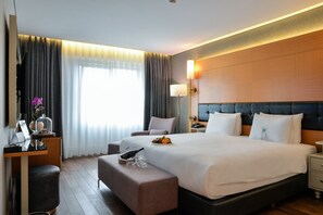 Junior Suite, 1 Double Bed, Bathtub