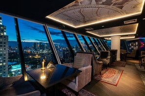2 bars/lounges, poolside bar - Montraj Continent Sukhumvit Bangkok (Bangkok)