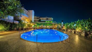 Outdoor pool, pool loungers