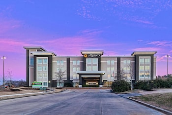 La Quinta Inn & Suites by Wyndham Starkville at MSU