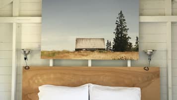 Standard Cabin, 1 Queen Bed, Non Smoking (The Classic Cabin) | Desk, free WiFi, alarm clocks