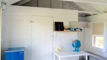 Cabane Standard, 1 grand lit, non-fumeurs (The Cozy Cabin) | Bureau, Wi-Fi gratuit, réveils