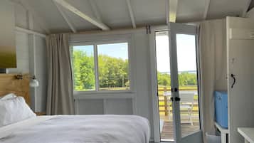 Cabana standard, 1 cama Queen, para não fumantes (The Classic Cabin) | Escrivaninha, Wi-Fi de cortesia, despertadores