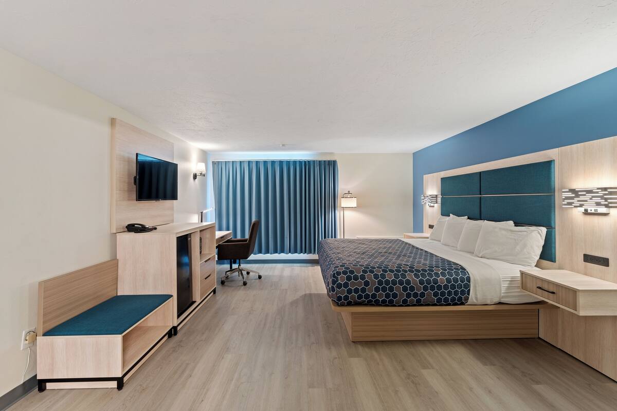 Desk, blackout curtains, iron/ironing board, free WiFi