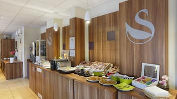 Daily continental breakfast (EUR 12 per person)