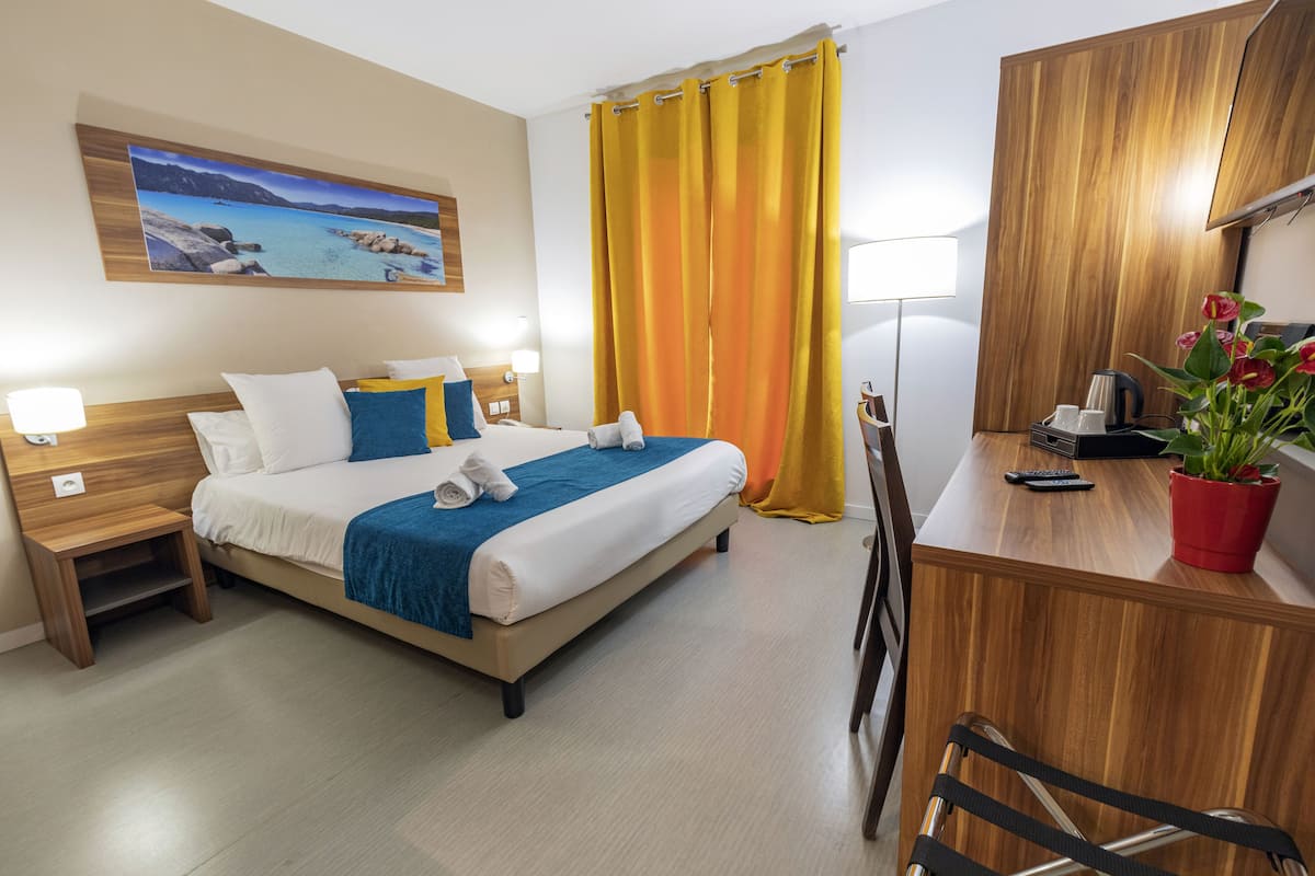 In-room safe, desk, blackout curtains, soundproofing