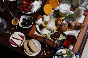 Daily buffet breakfast for a fee - I Cavalieri di Malta (Palermo)