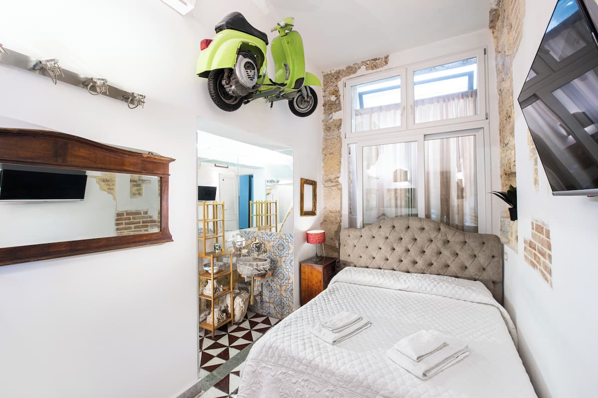 Economy Double Room Single Use, 1 Double Bed | 1 bedroom, Frette Italian sheets, premium bedding, down duvets