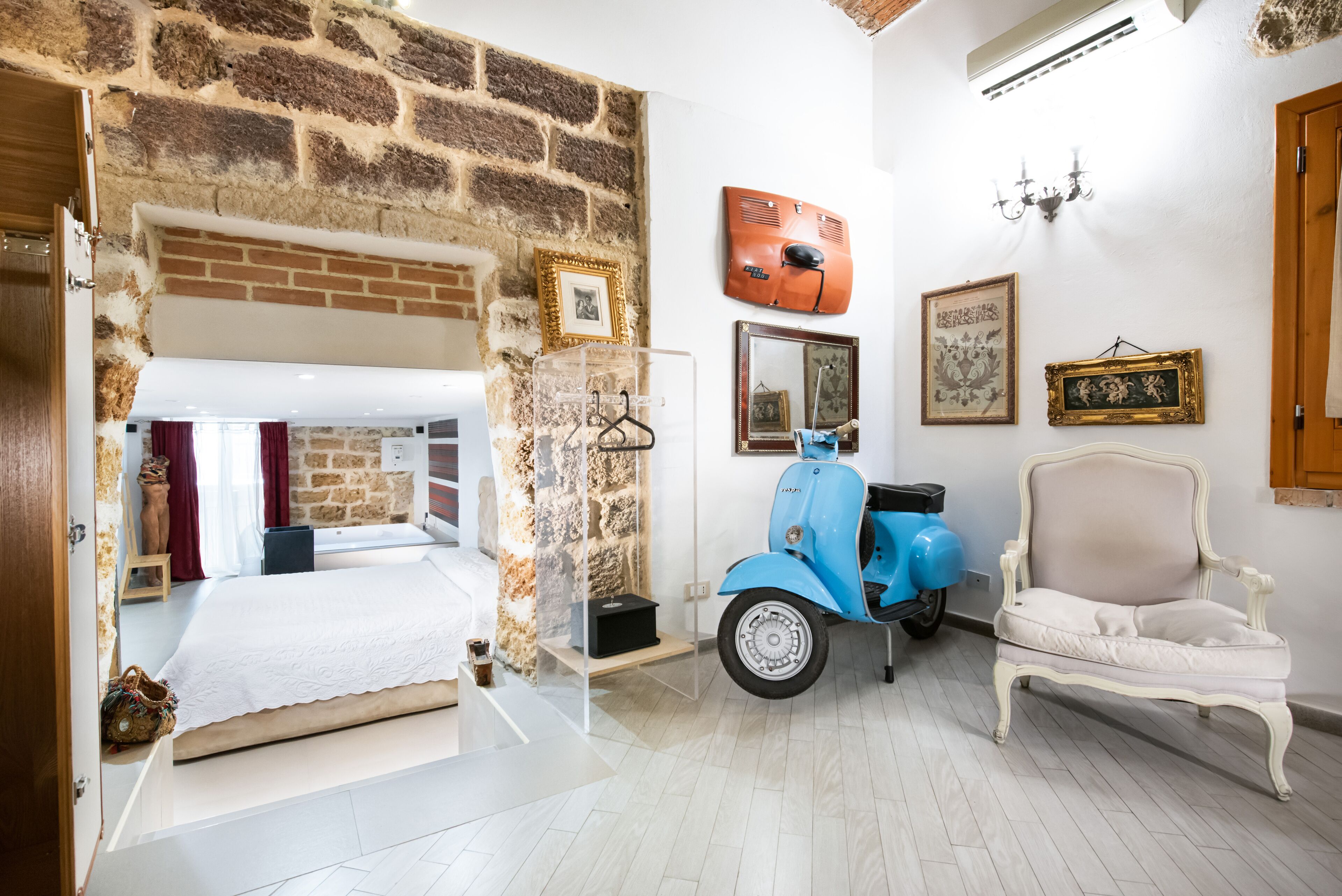 Exclusive Suite Jetted Tub, Pool Access | Frette Italian sheets, premium bedding, down comforters, minibar