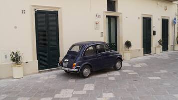 Self parking (EUR 6 per day)