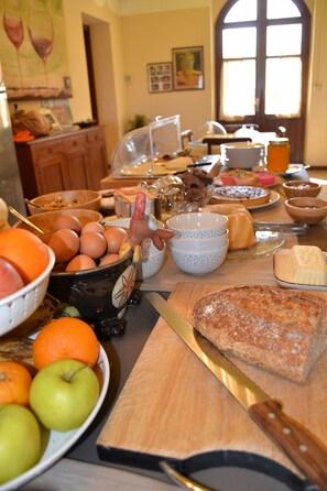 Daily buffet breakfast (EUR 15 per person)