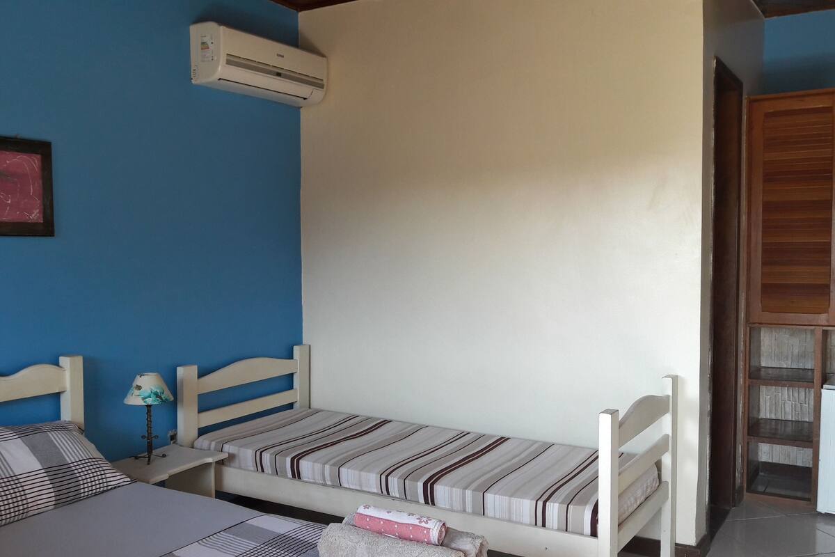 Triple Room | Minibar, iron/ironing board