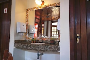 Shower, towels