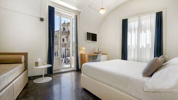 Junior Suite with balcony | Literie de qualité supérieure, couette en duvet d'oie