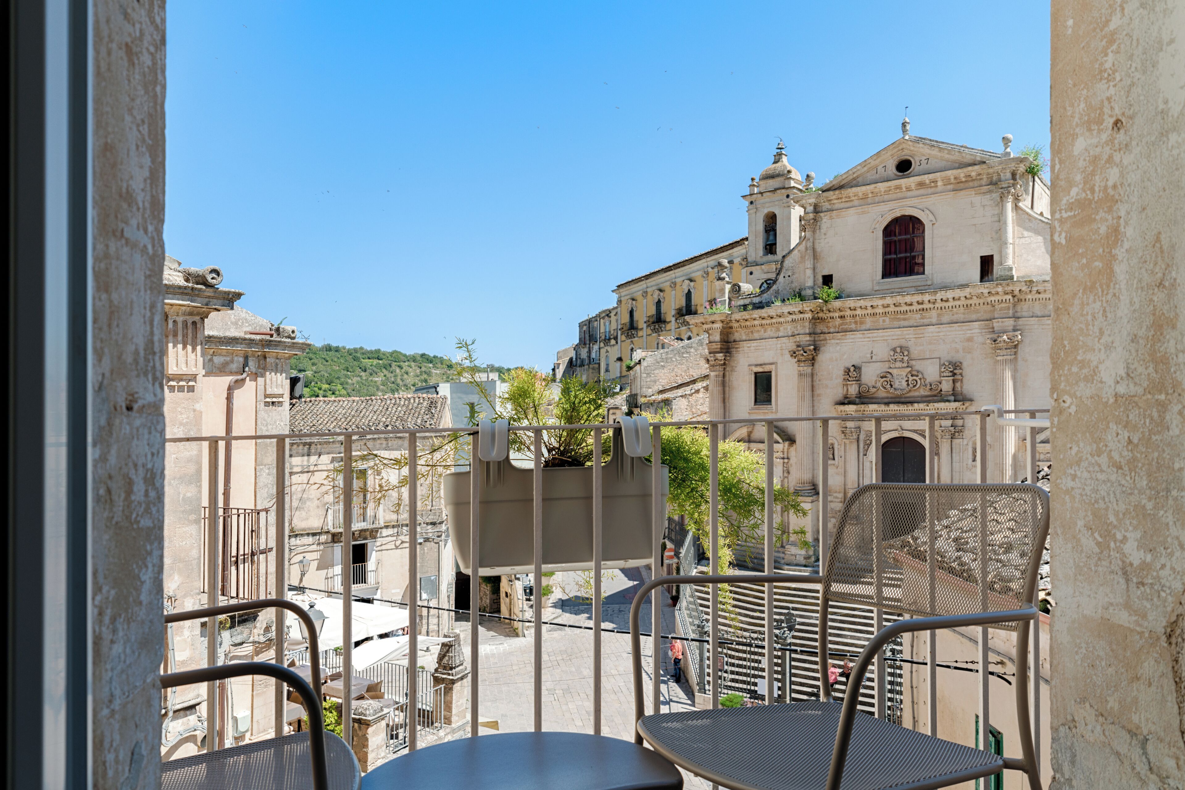 Junior Suite with balcony | City view