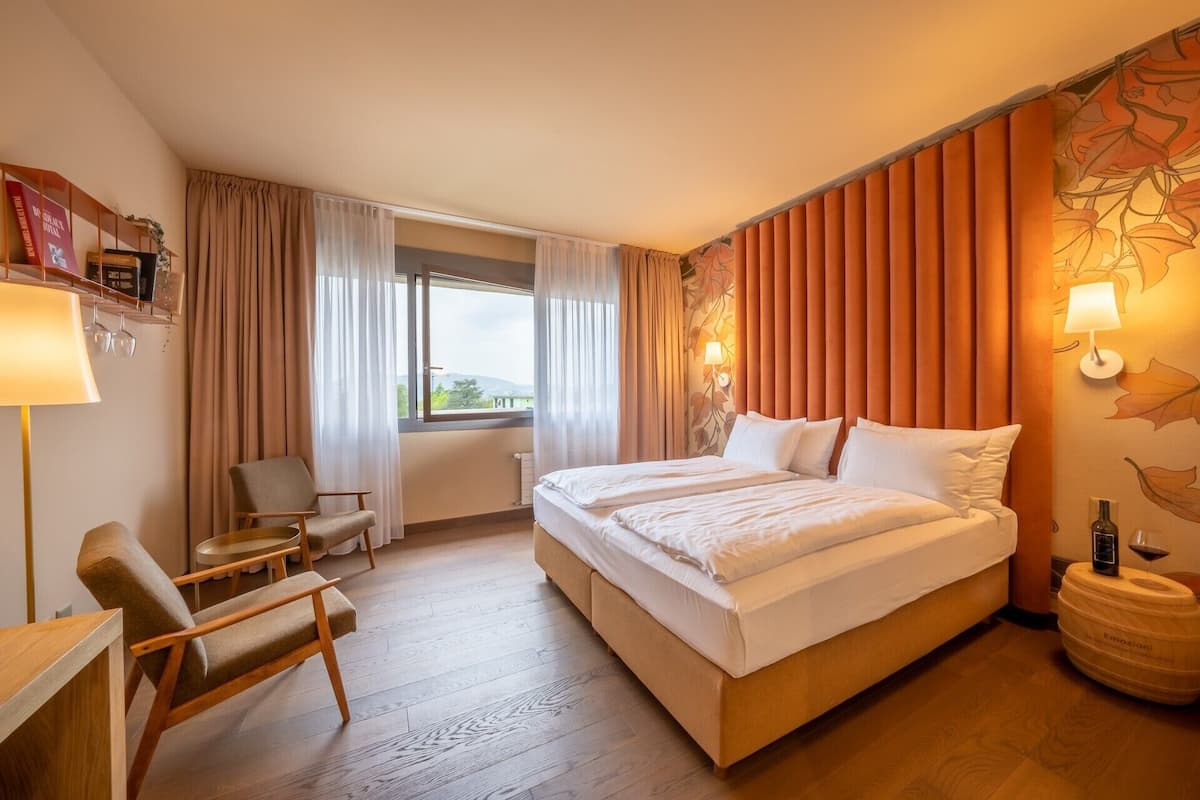 Design Double Room | Minibar, desk, blackout curtains, iron/ironing board