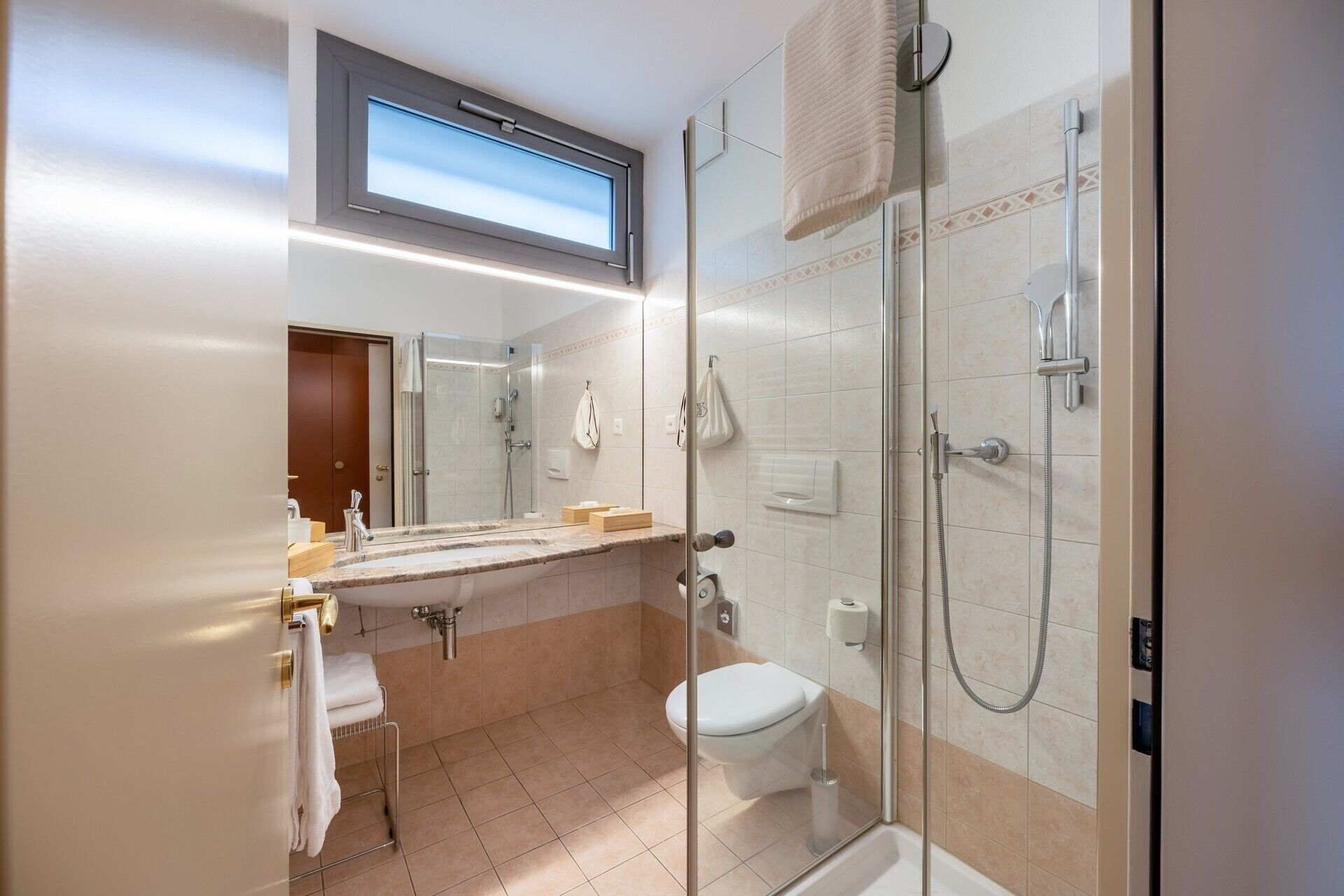 design double room | bathroom | free toiletries, hair dryer, towels