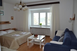 Quarto triplo standard | Quartos à prova de som, ferros/tábuas de passar roupa