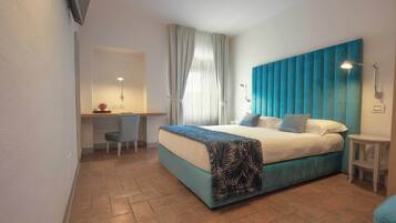 Romantic Studio Suite | Premium bedding, down duvets, memory-foam beds, minibar