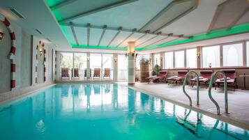 Innenpool, Liegestühle