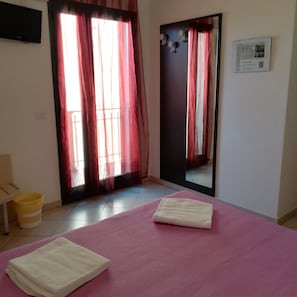 Double Room | Desk, soundproofing, iron/ironing board, cribs/infant beds - La Locanda del Mare (Siniscola)
