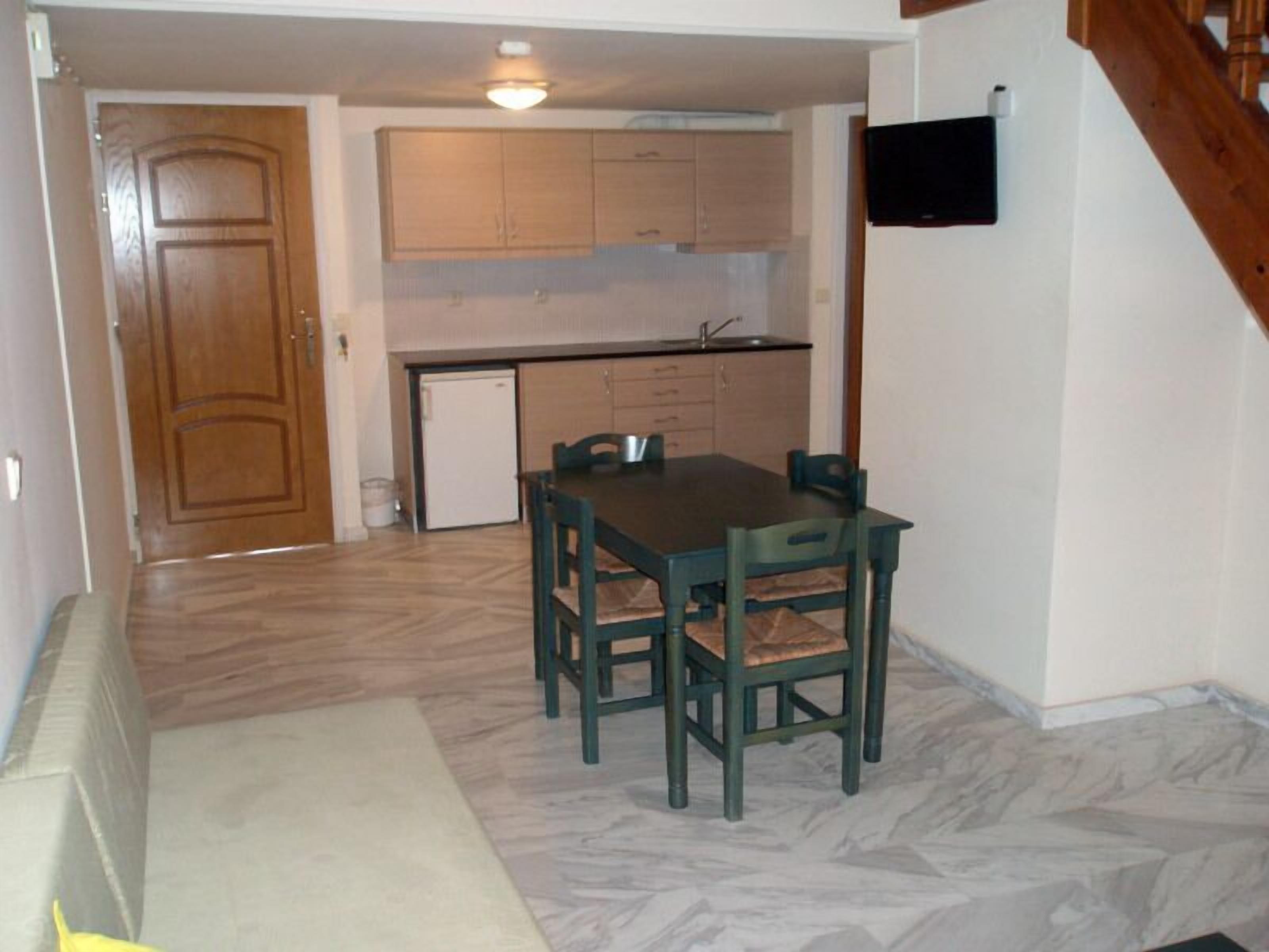 duplex | in-room dining