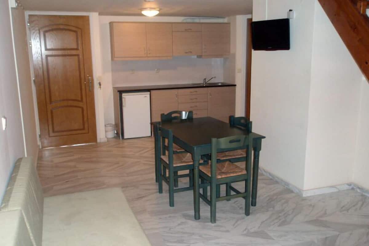 duplex | in-room dining