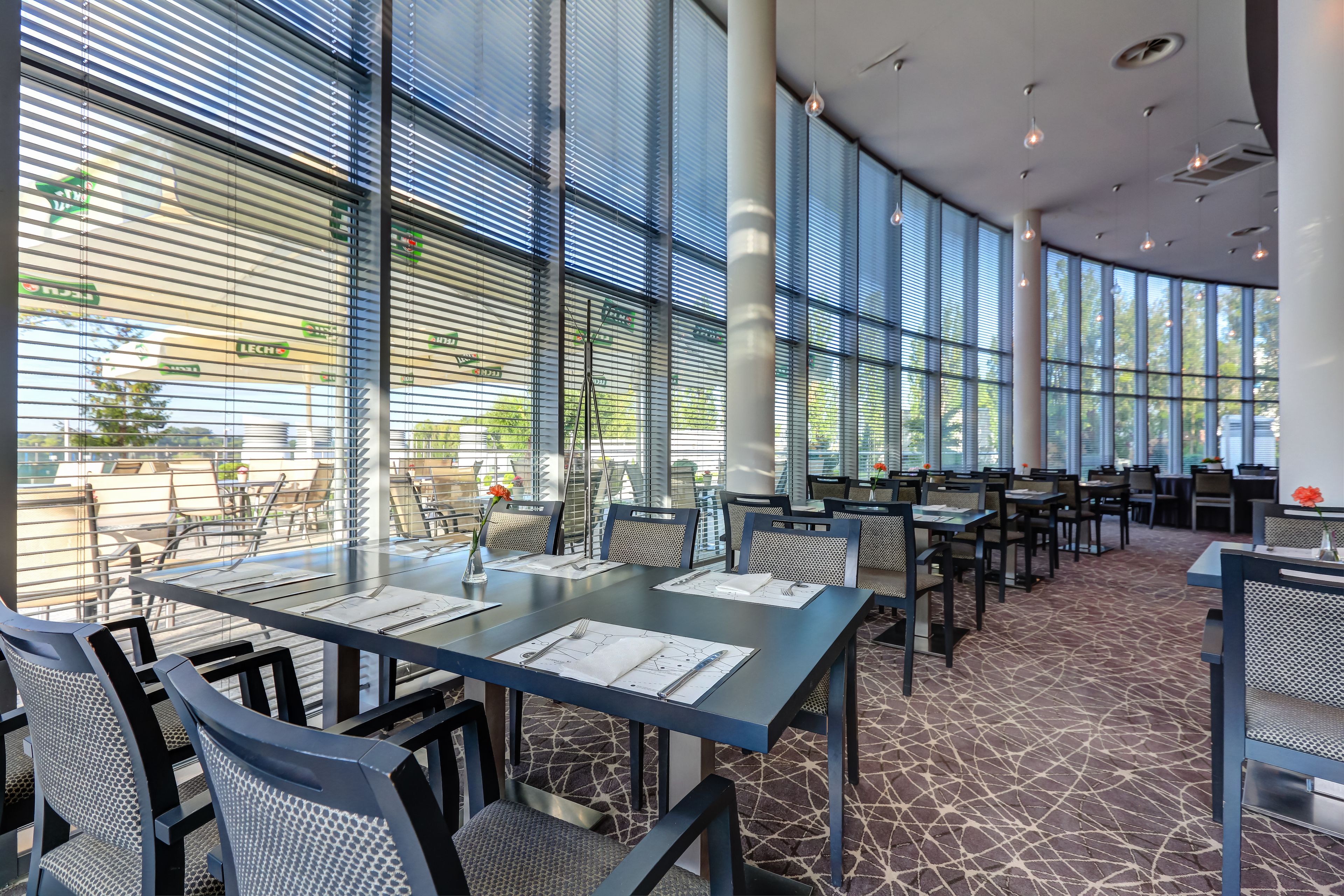 Desayuno buffet todos los días (PLN 65 por persona) 