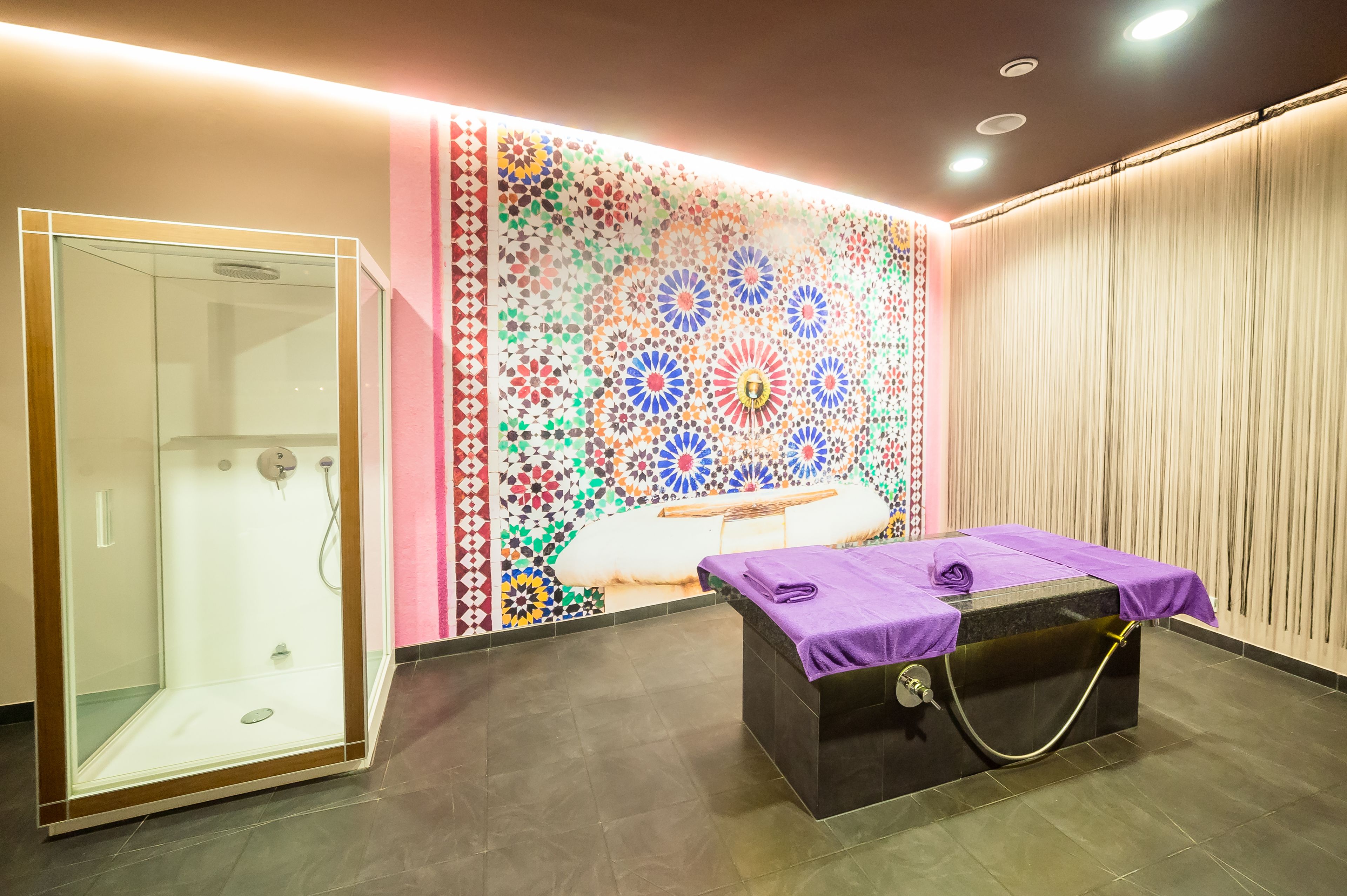 couples treatment room(s), sauna, hot tub, steam room