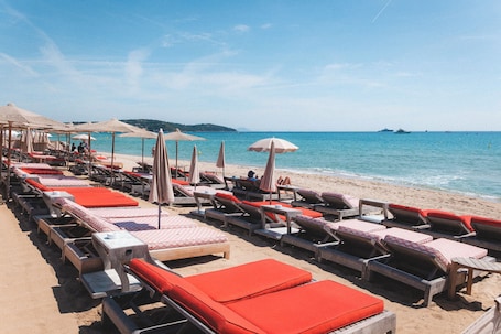 Beach nearby. Hôtel La Mandarine, Saint-Tropez