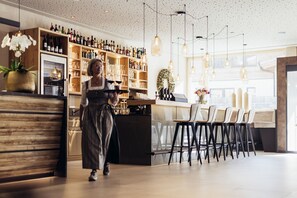 Bar (in der Unterkunft)