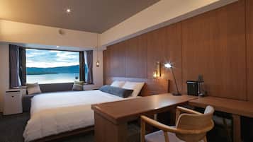 Standard Double Room, Non Smoking, Lake View | In-room safe, desk, free WiFi, bed sheets