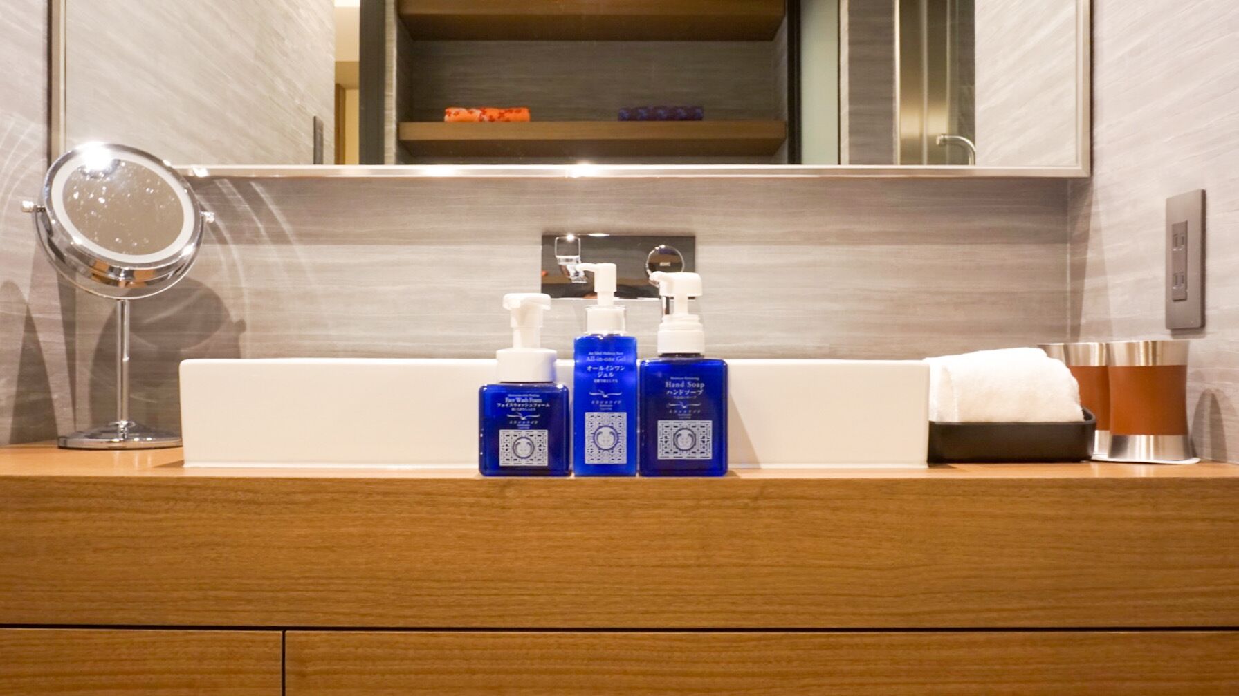 superior double room, non smoking, lake view | room amenity