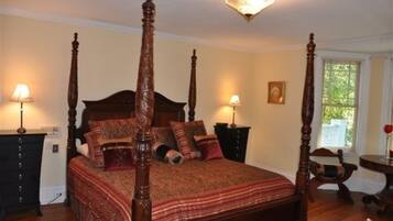 Premium Room (Strafford Suite) | 1 bedroom, individually decorated, individually furnished
