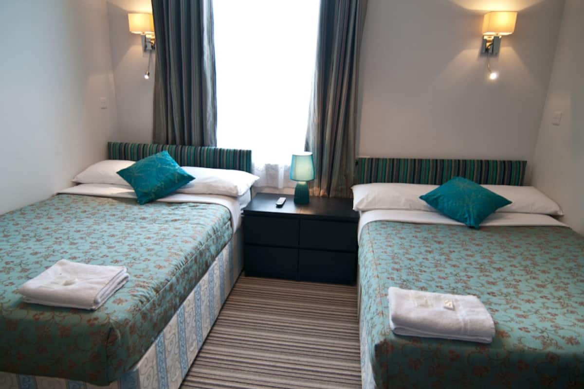 Twin Room, Ensuite