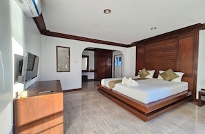 Minibar, escritorio, camas plegables/adicionales y wifi gratis 