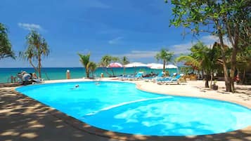 Outdoor pool, sun loungers