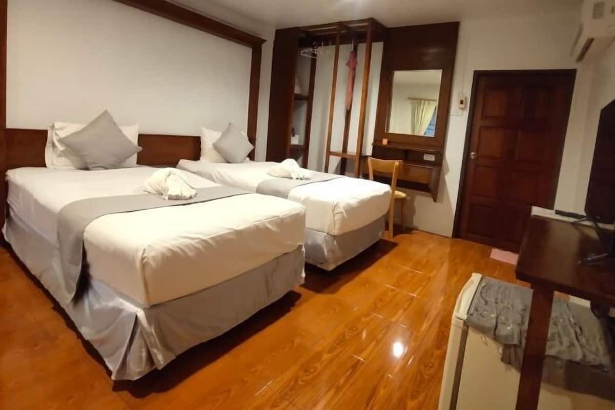 Minibar, bureau, lits pliants/supplémentaires, Wi-Fi gratuit