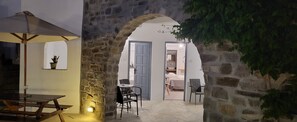 Comfort Room with Pool View | Terrazza/patio