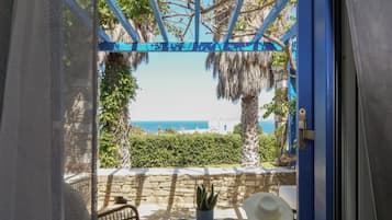 Deluxe Double Room with Sea View | Terrace/patio