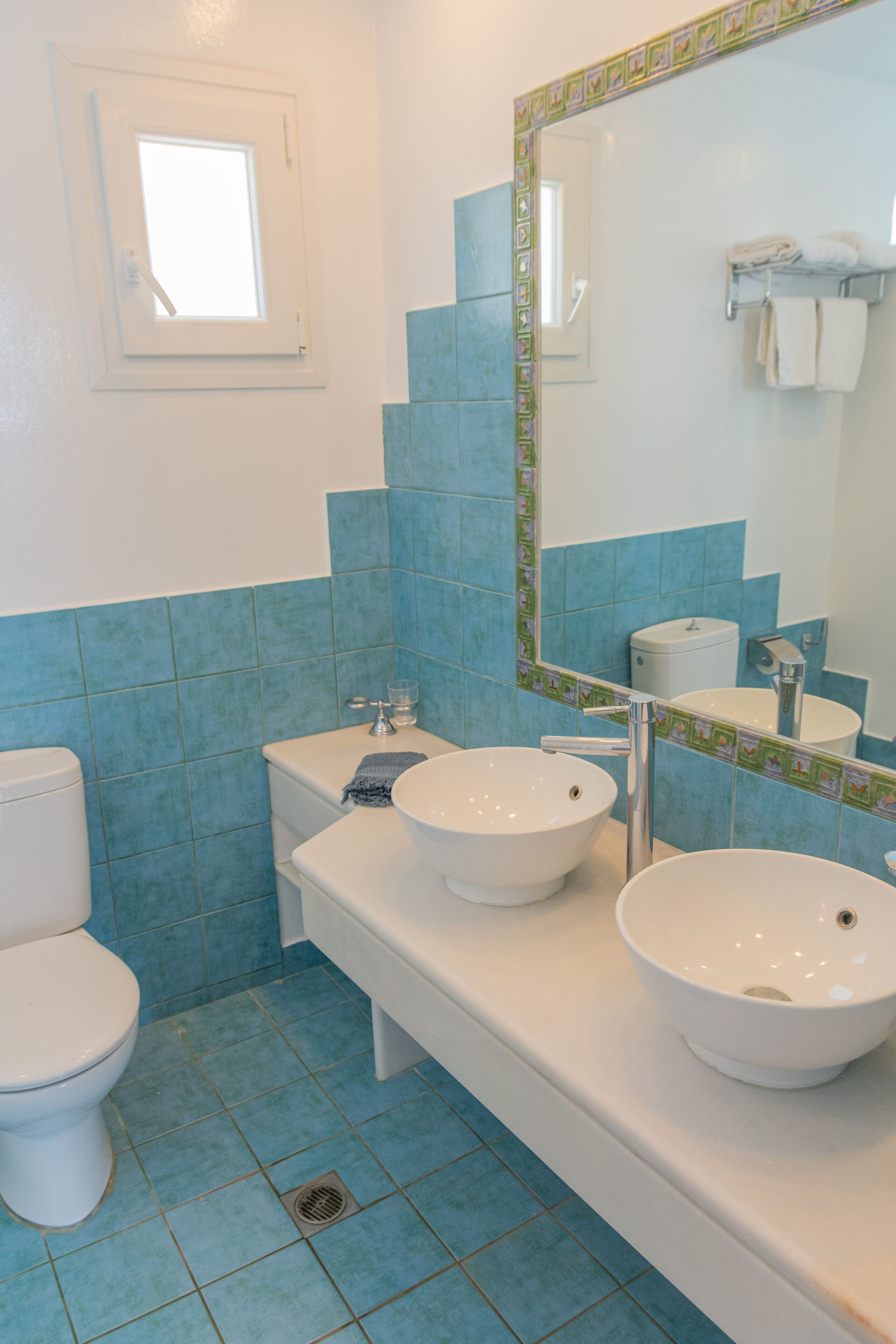 family room, balcony, sea view | bathroom | shower, hair dryer, towels, soap