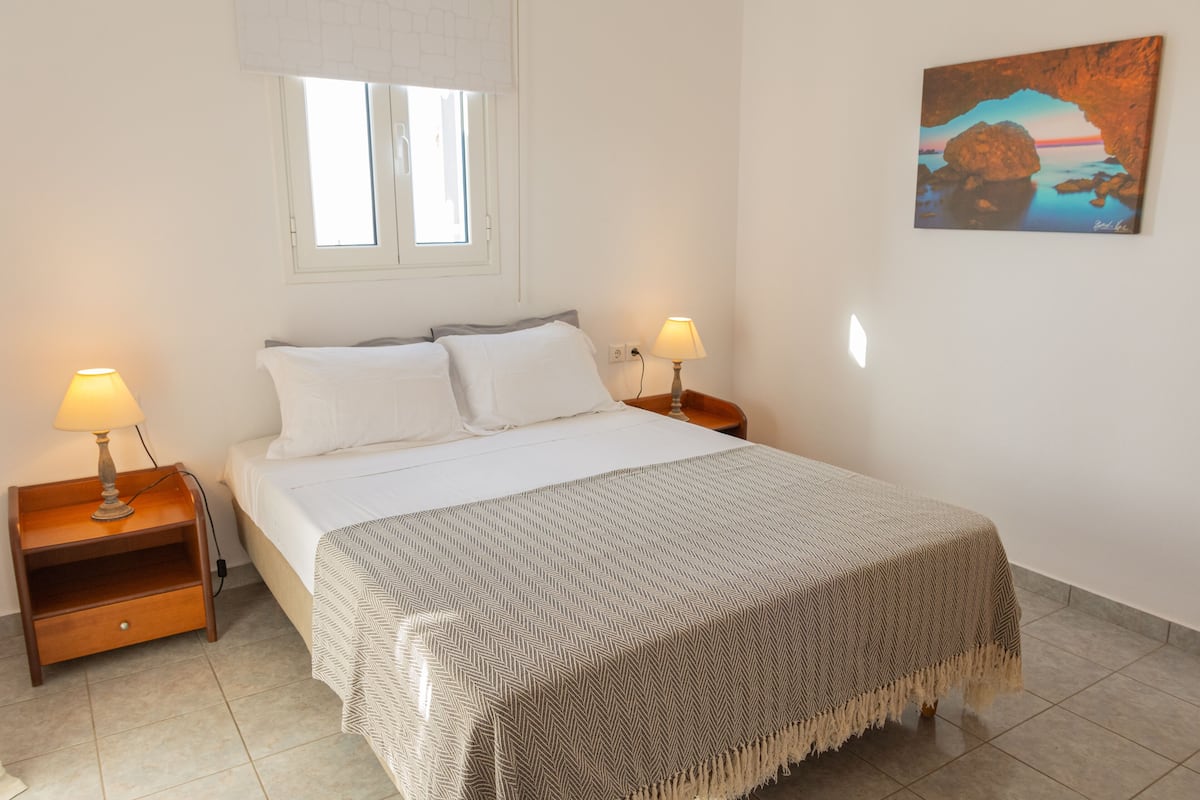 Triple Room, Terrace, Sea View | 1 bedroom, in-room safe, soundproofing, iron/ironing board