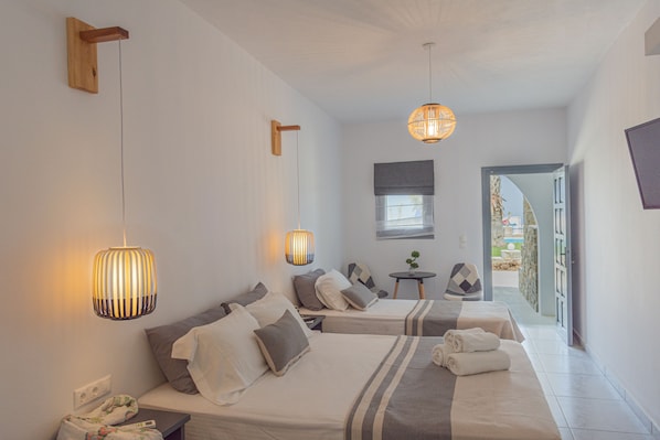 In-room safe, soundproofing, iron/ironing board, free WiFi - Fragoulis Village (Paros)